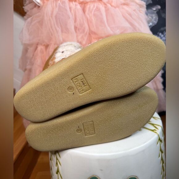 Wilder Mukluk Boots/ size 9 - Picture 13 of 15